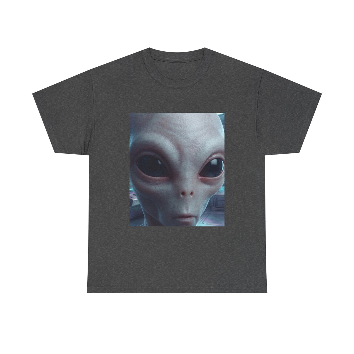 Alien Face Graphic Tee – Close-Up Extraterrestrial Portrait T-Shirt