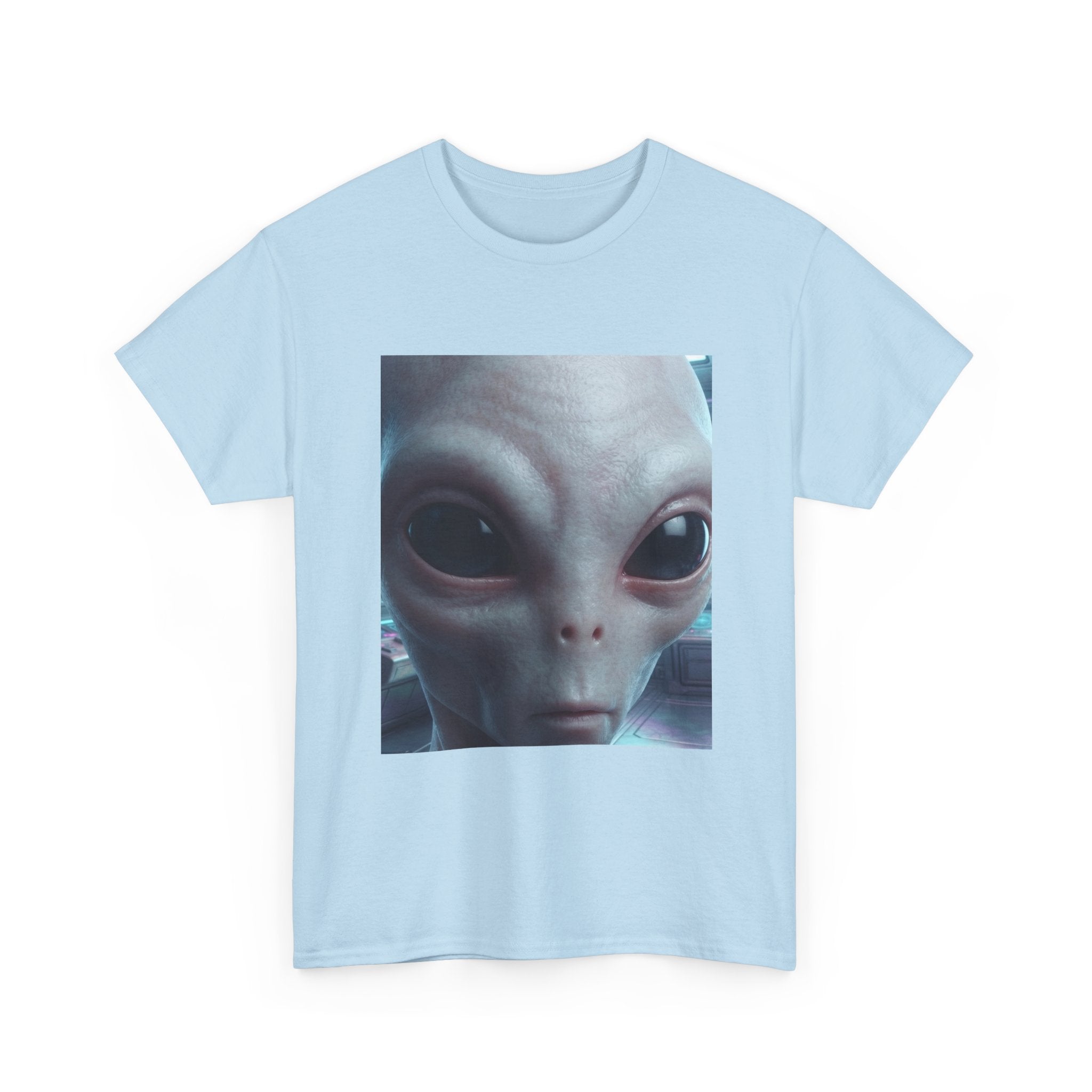 Alien Face Graphic Tee – Close-Up Extraterrestrial Portrait T-Shirt