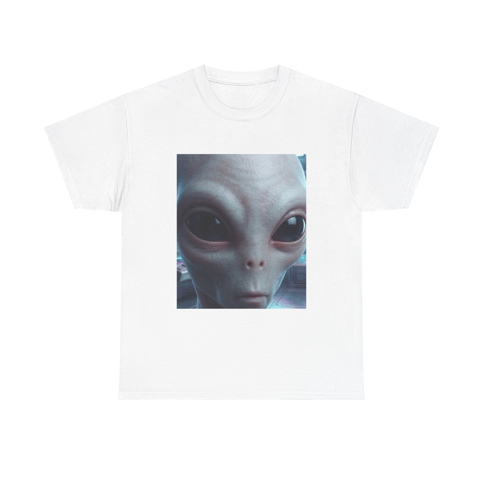 Alien Face Graphic Tee – Close-Up Extraterrestrial Portrait T-Shirt