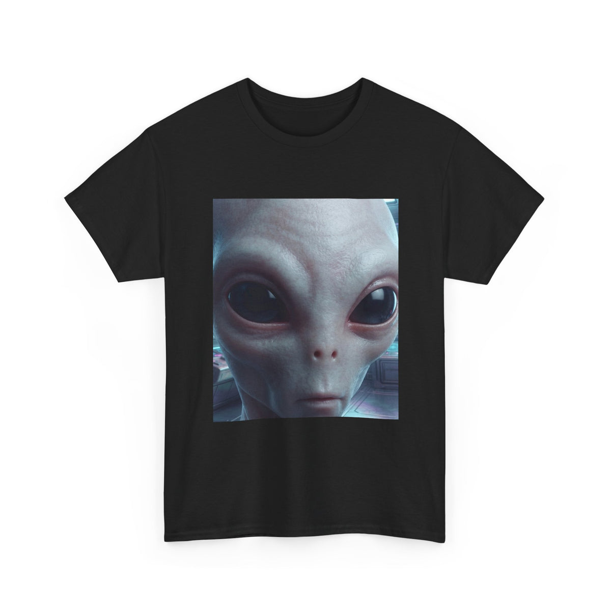 Alien Face Graphic Tee – Close-Up Extraterrestrial Portrait T-Shirt