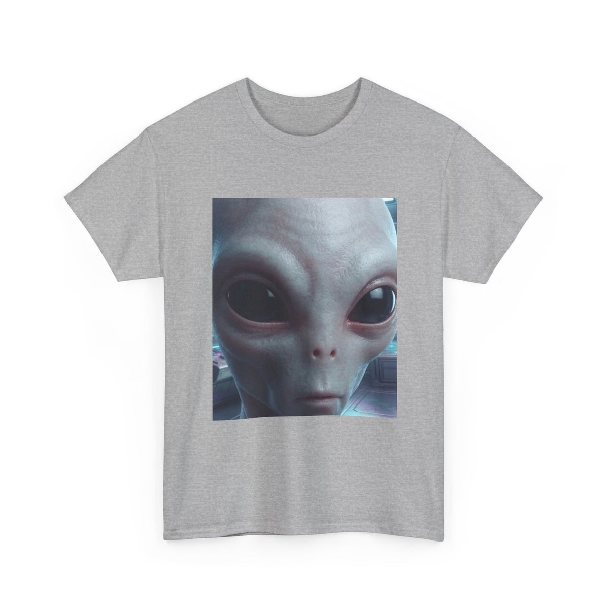 Alien Face Graphic Tee – Close-Up Extraterrestrial Portrait T-Shirt