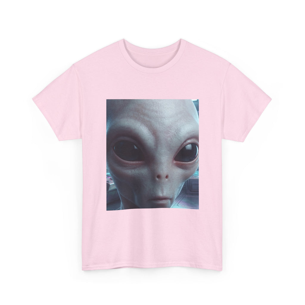 Alien Face Graphic Tee – Close-Up Extraterrestrial Portrait T-Shirt