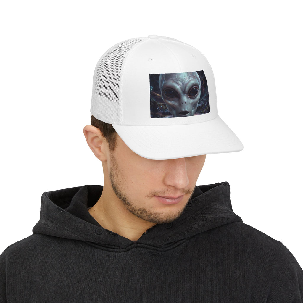 Alien Face Snapback Trucker Cap — Sci‑Fi Extraterrestrial Graphic Hat