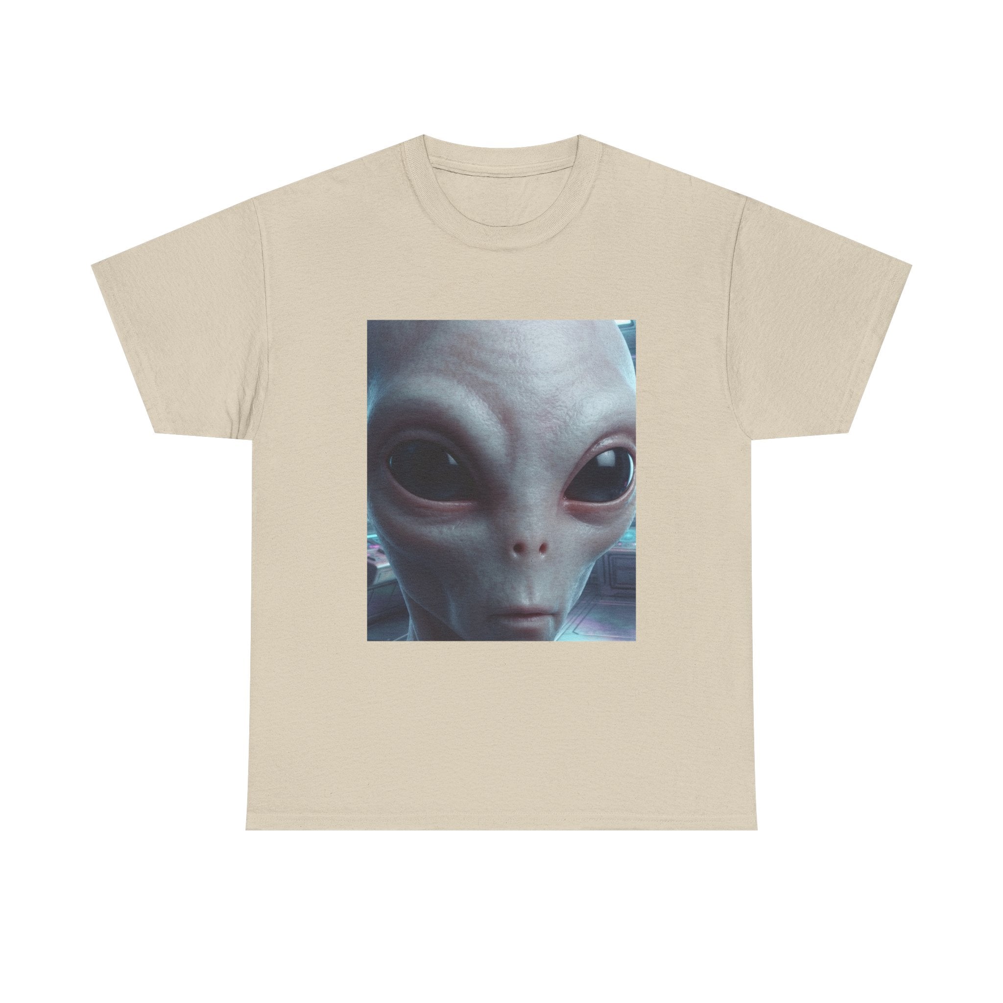 Alien Face Graphic Tee – Close-Up Extraterrestrial Portrait T-Shirt