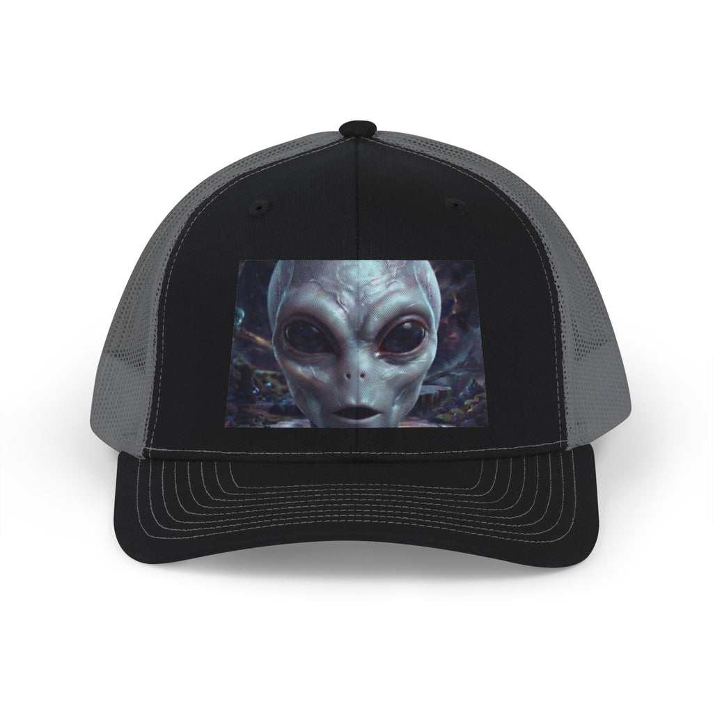 Alien Face Snapback Trucker Cap — Sci‑Fi Extraterrestrial Graphic Hat