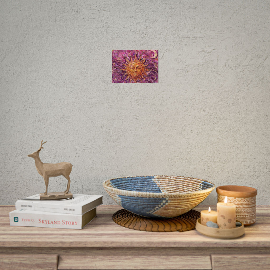 Póster de arte Sunburst - Sol dorado sobre fondo morado texturizado