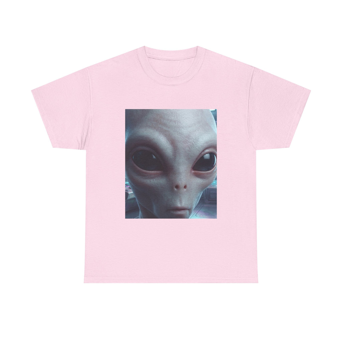 Alien Face Graphic Tee – Close-Up Extraterrestrial Portrait T-Shirt