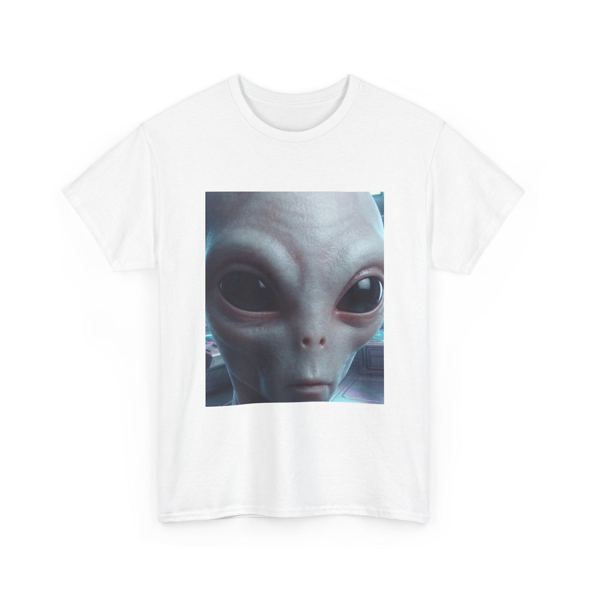 Alien Face Graphic Tee – Close-Up Extraterrestrial Portrait T-Shirt