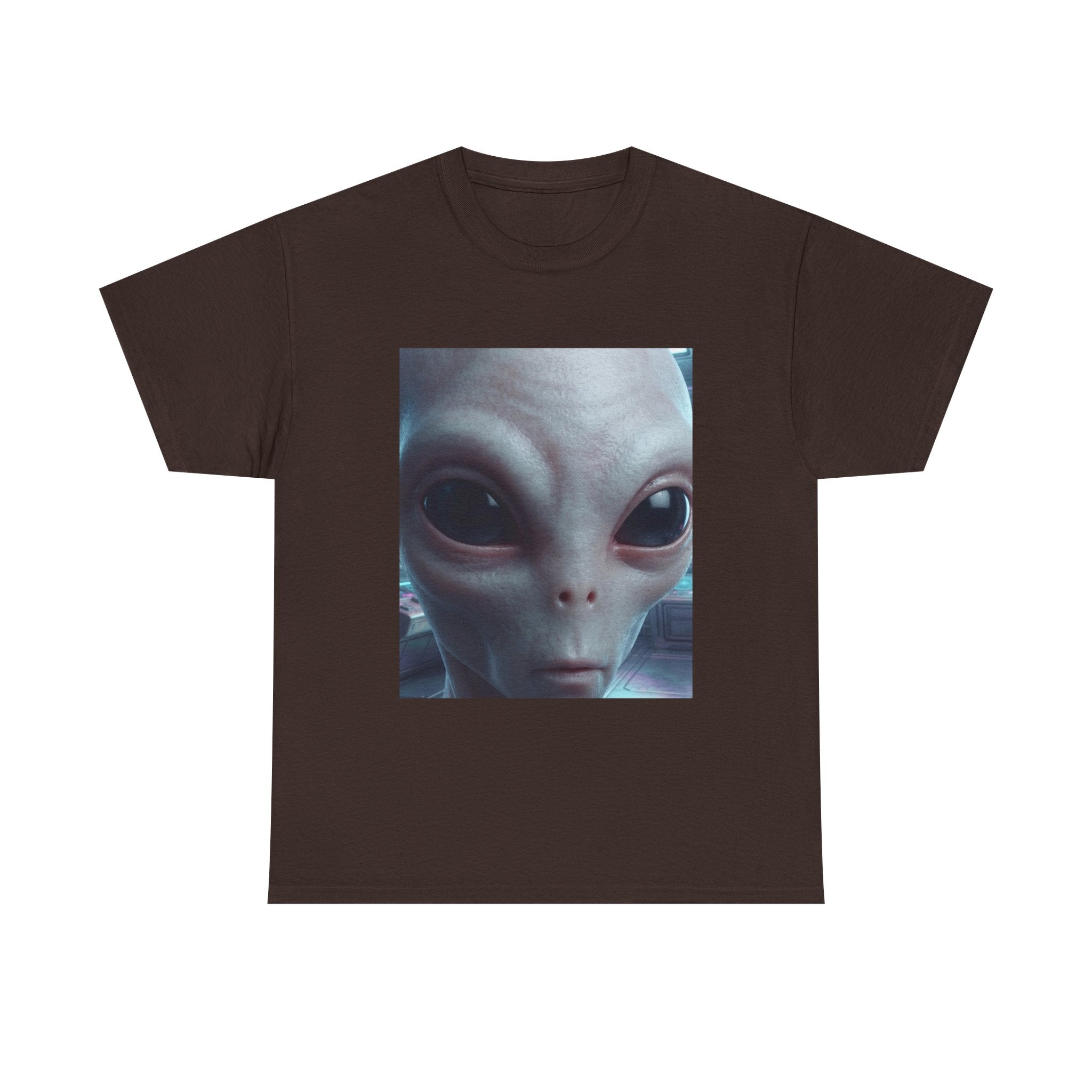 Alien Face Graphic Tee – Close-Up Extraterrestrial Portrait T-Shirt