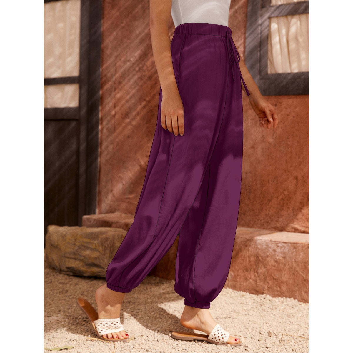 Pantaloni a carota da donna con stampa all-over