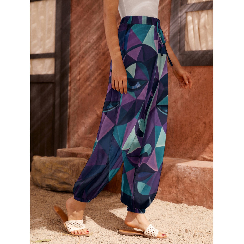 Pantaloni a carota da donna con stampa all-over