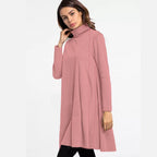 Abito da donna a collo alto e maniche lunghe con stampa all-over