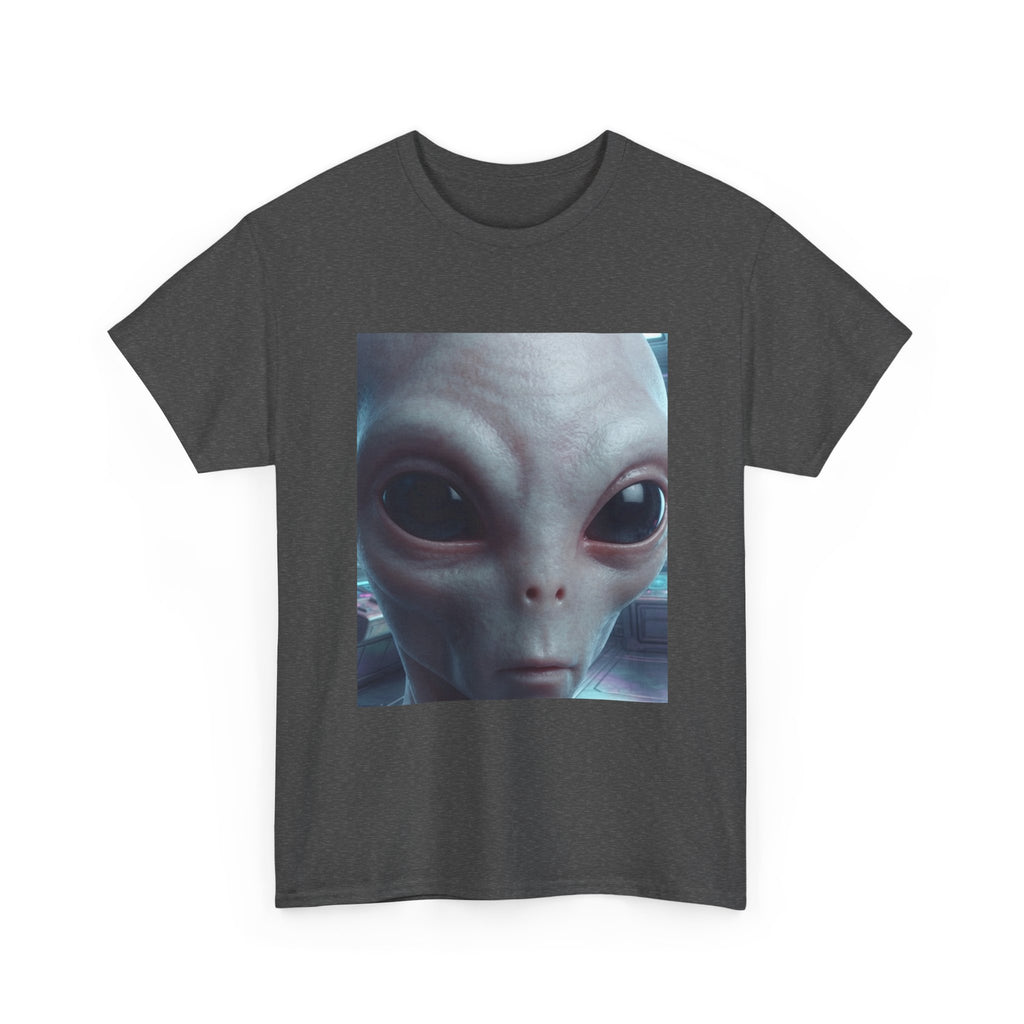 Alien Face Graphic Tee – Close-Up Extraterrestrial Portrait T-Shirt