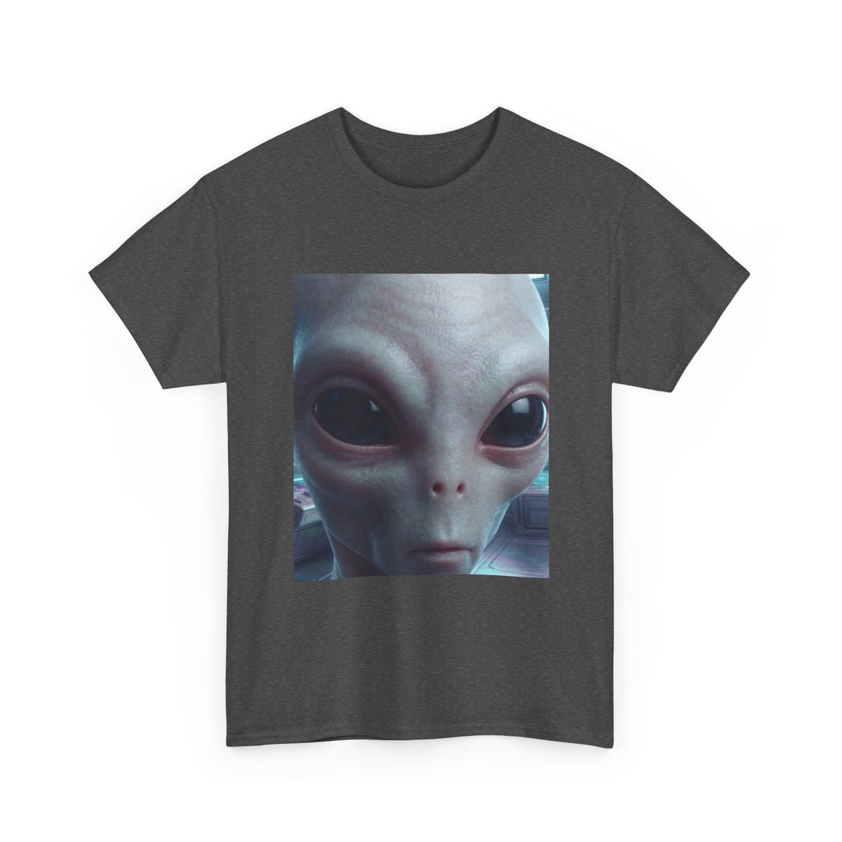 Alien Face Graphic Tee – Close-Up Extraterrestrial Portrait T-Shirt