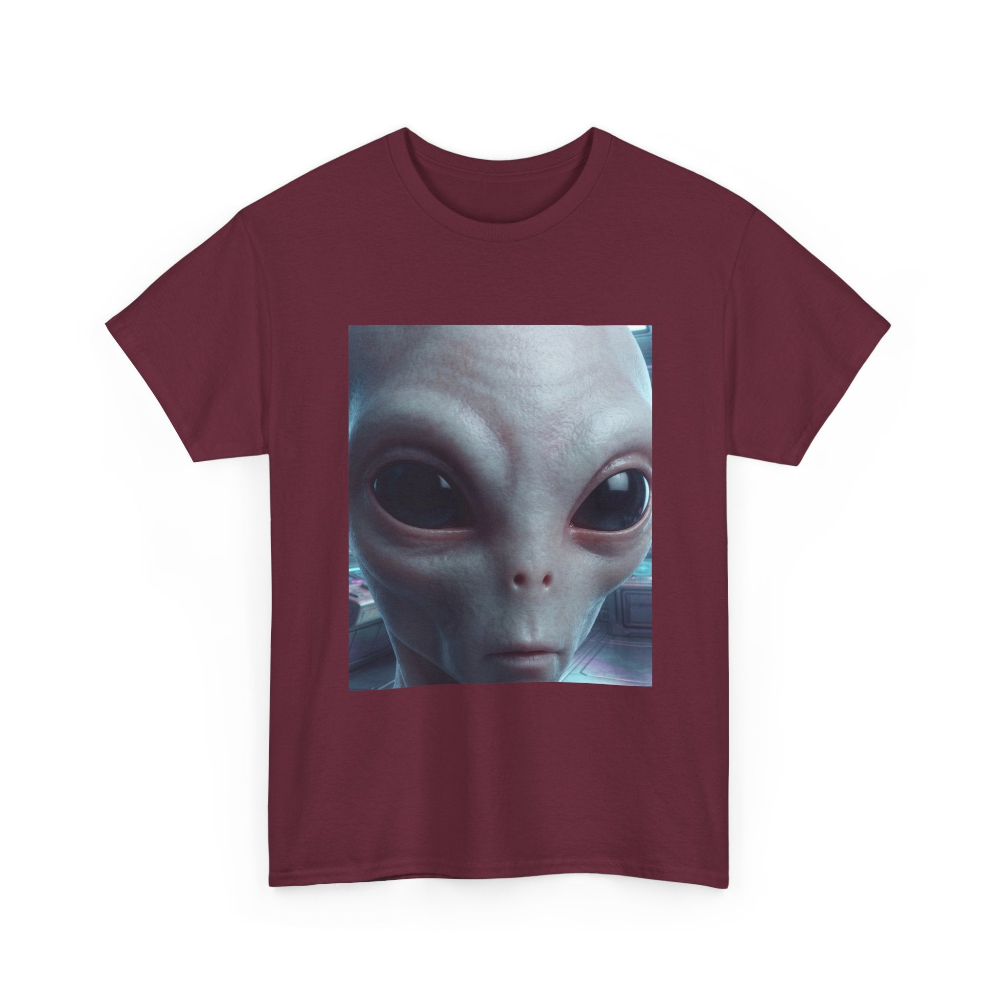 Alien Face Graphic Tee – Close-Up Extraterrestrial Portrait T-Shirt