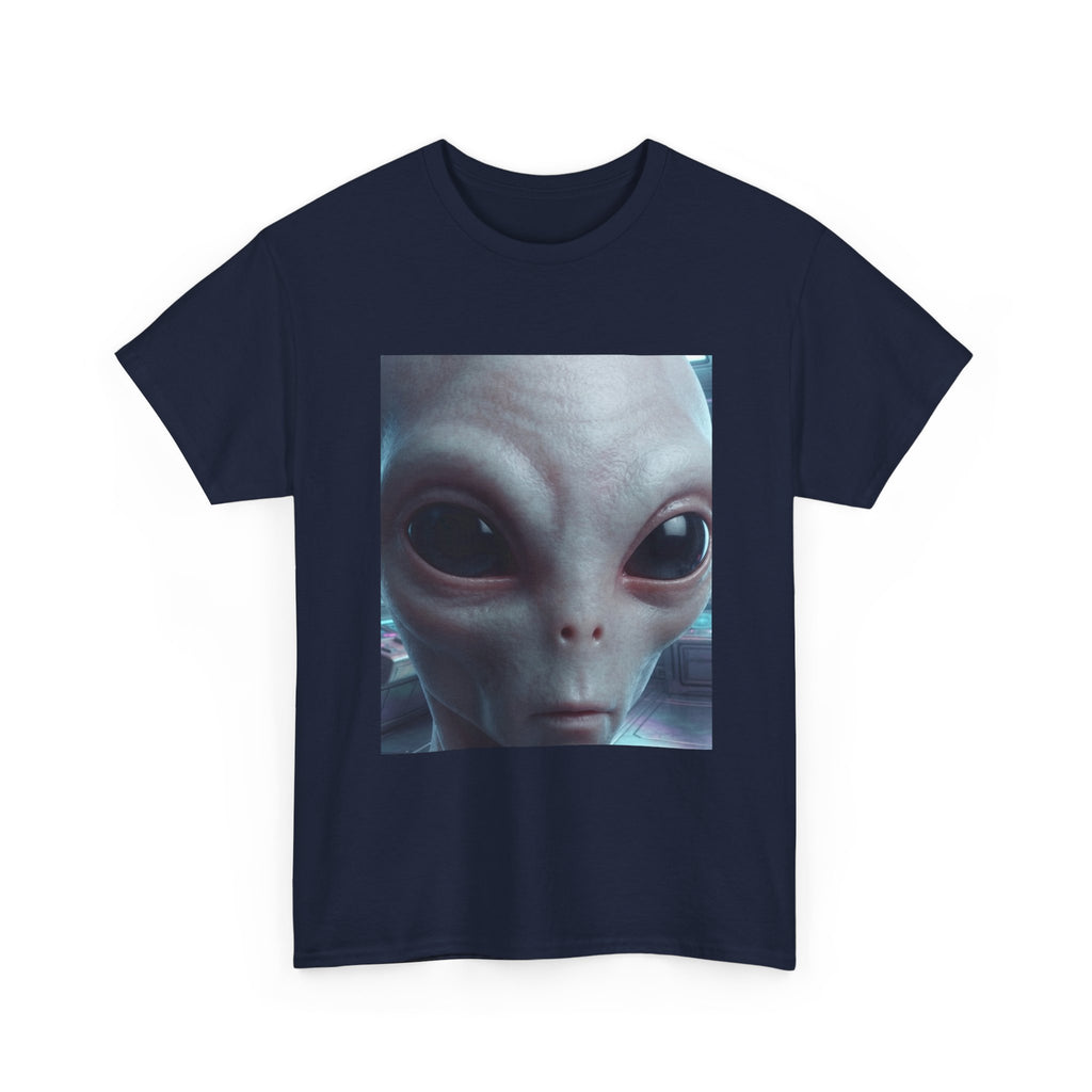Alien Face Graphic Tee – Close-Up Extraterrestrial Portrait T-Shirt
