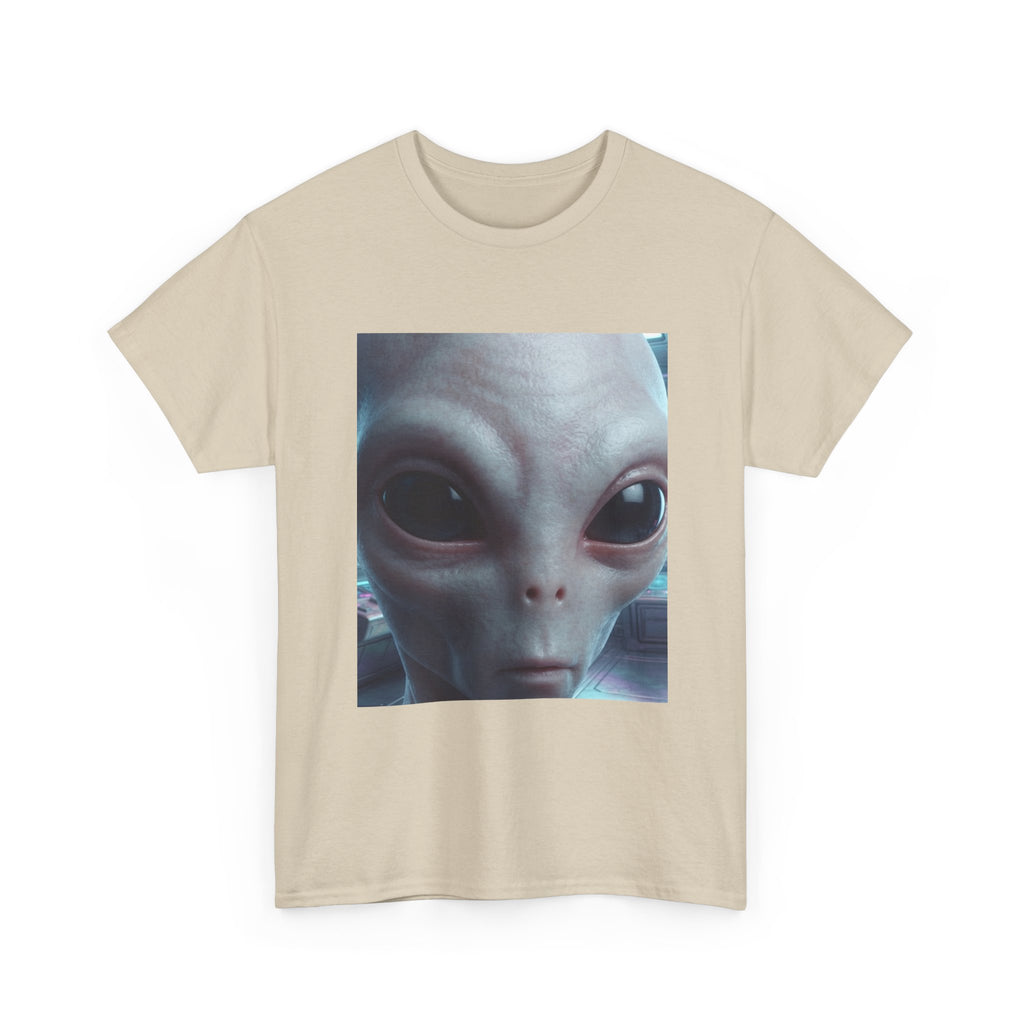 Alien Face Graphic Tee – Close-Up Extraterrestrial Portrait T-Shirt